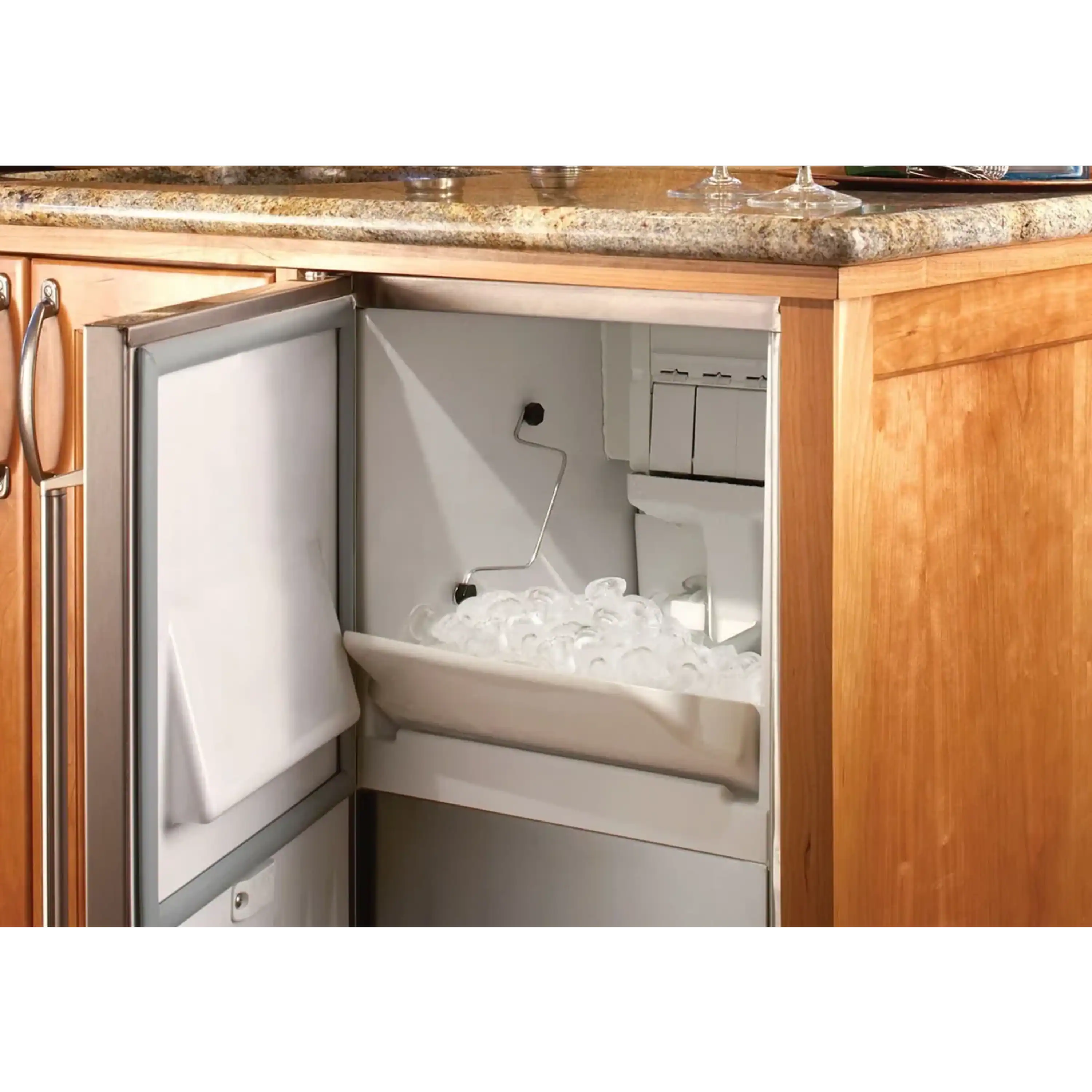 Perlick 15-Inch Signature Series Clear Ice Maker in Stainless Steel Door, Left Hinge, R290 (HP15CI-L) - Image 2