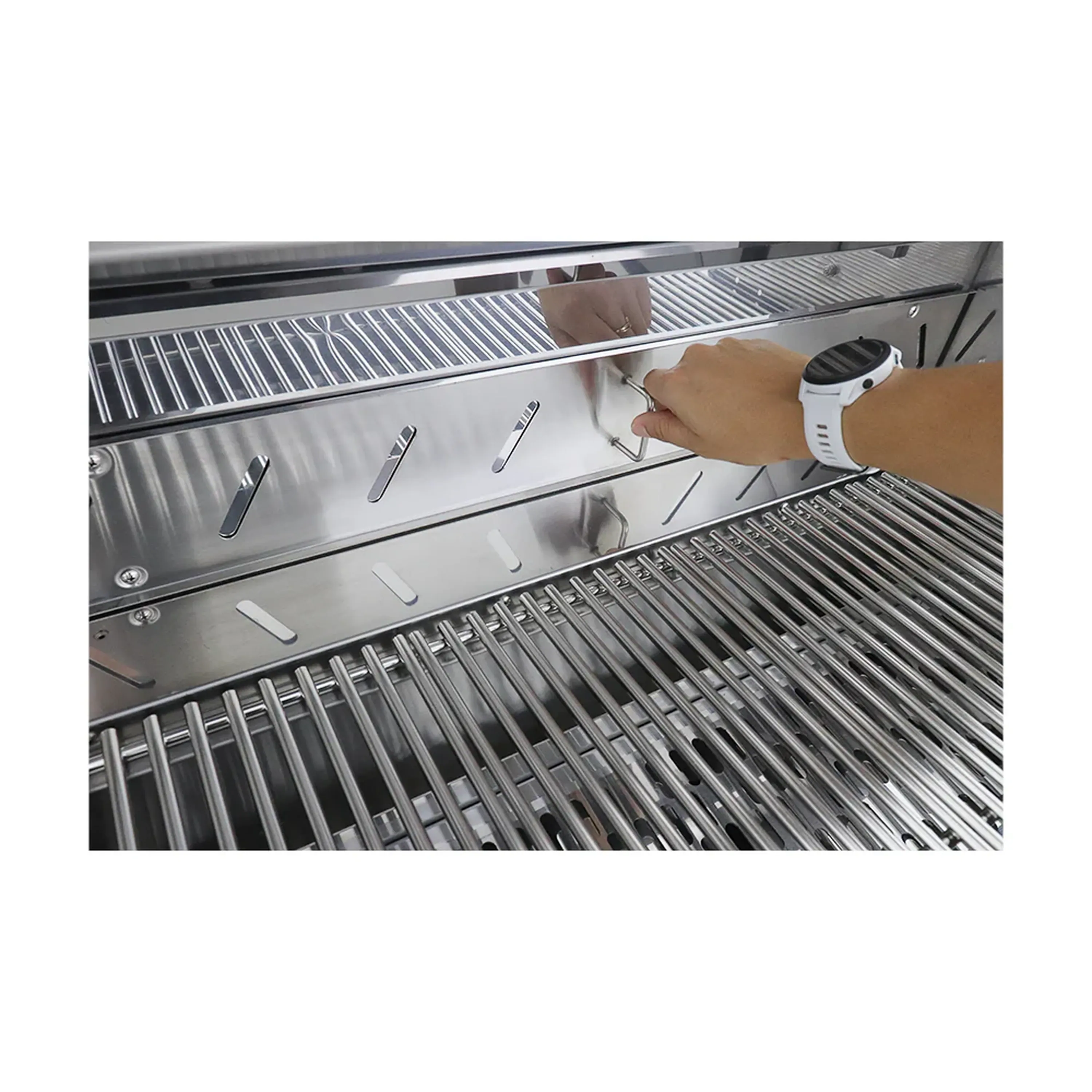 Renaissance Premier 32-Inch Charcoal Grill w/ Cart (RJCC32A CK) - Image 14