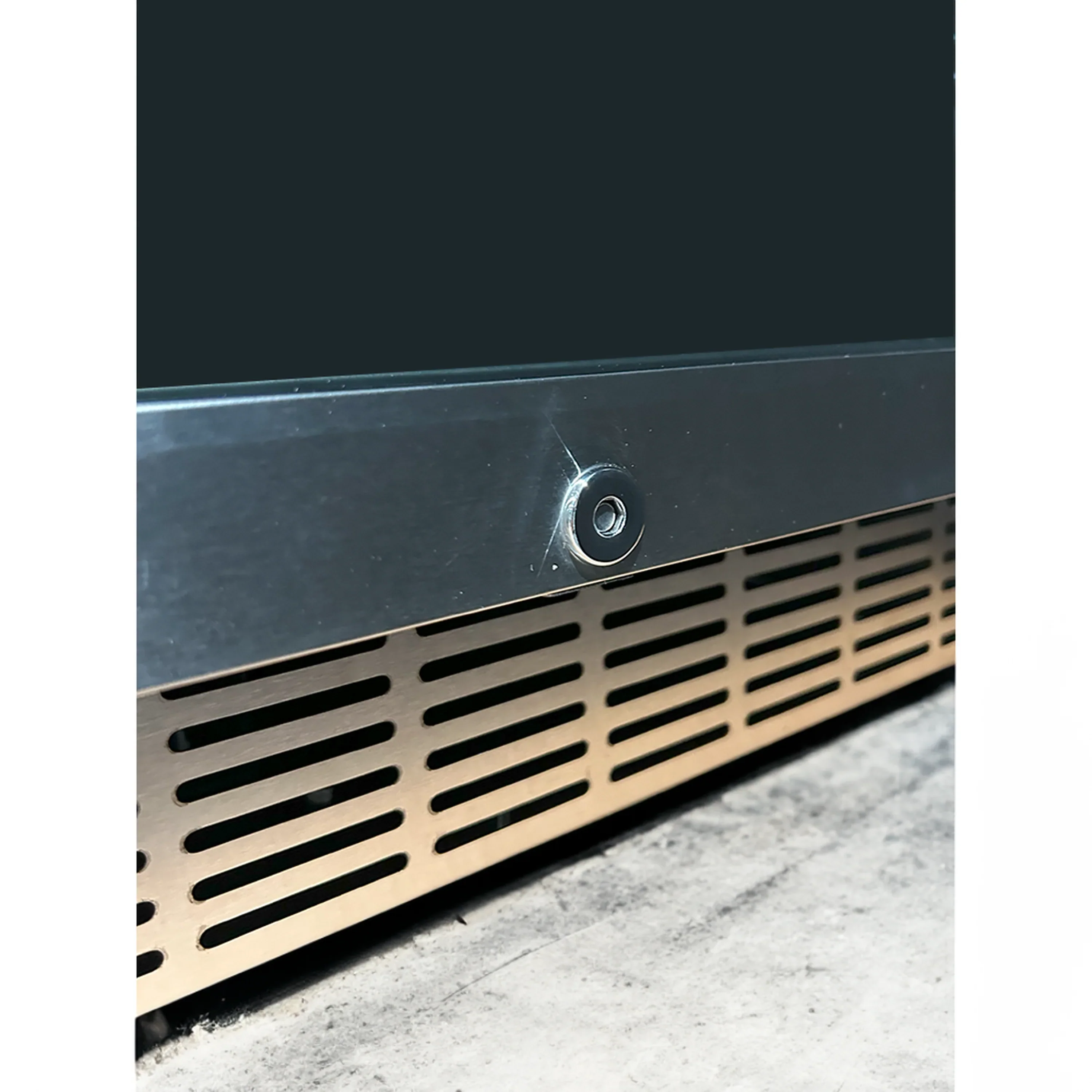 Renaissance 24-Inch 5.01 Cu Ft. Outdoor Rated Refrigerator in Stainless Steel with Reversible Glass Door (REFR2D) - Image 4