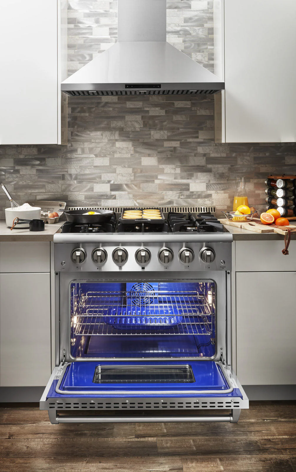Thor Kitchen 36-Inch 5.2 Cu. Ft. Oven Dual Fuel Range with Propane Gas Cooktop in Stainless Steel (HRD3606ULP) - Image 3