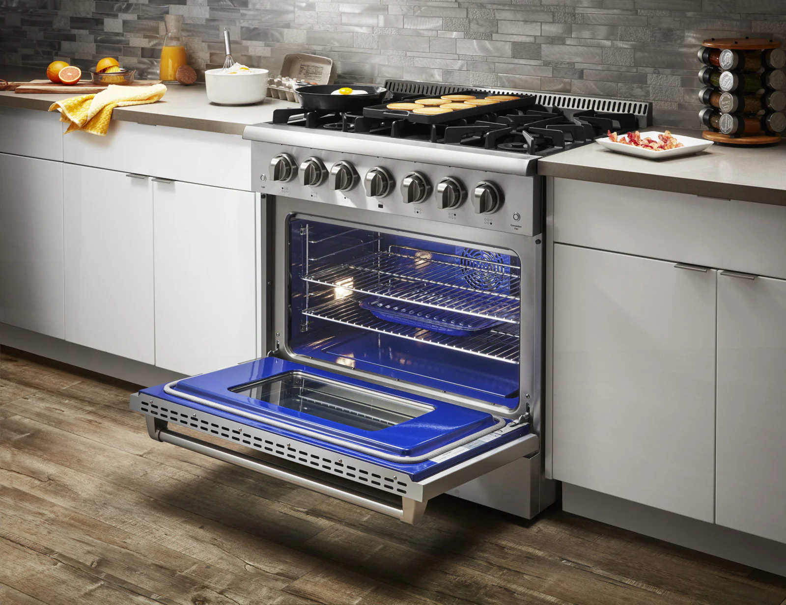 Thor Kitchen 36-Inch 5.2 Cu. Ft. Professional Propane Gas Range with in Stainless Steel (HRG3618ULP) - Image 10