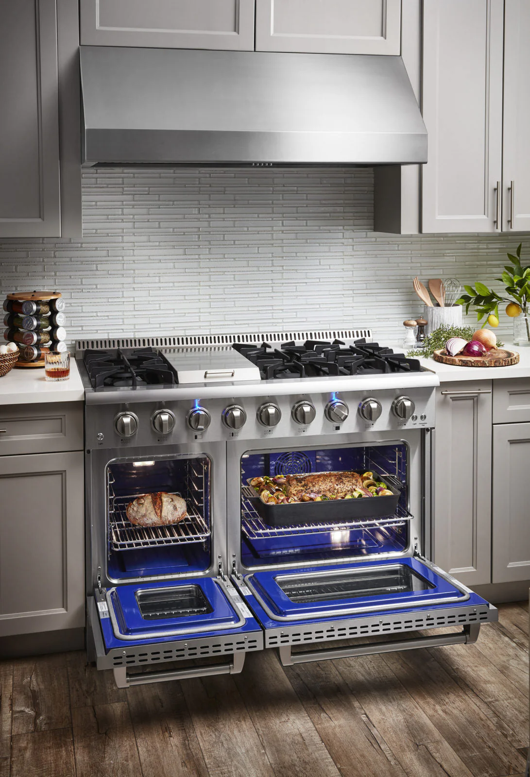 Thor Kitchen 48-Inch Dual Fuel Range with Propane Gas Cooktop and 6.7 cu. ft. Electric Oven in Stainless Steel (HRD4803ULP) - Image 9