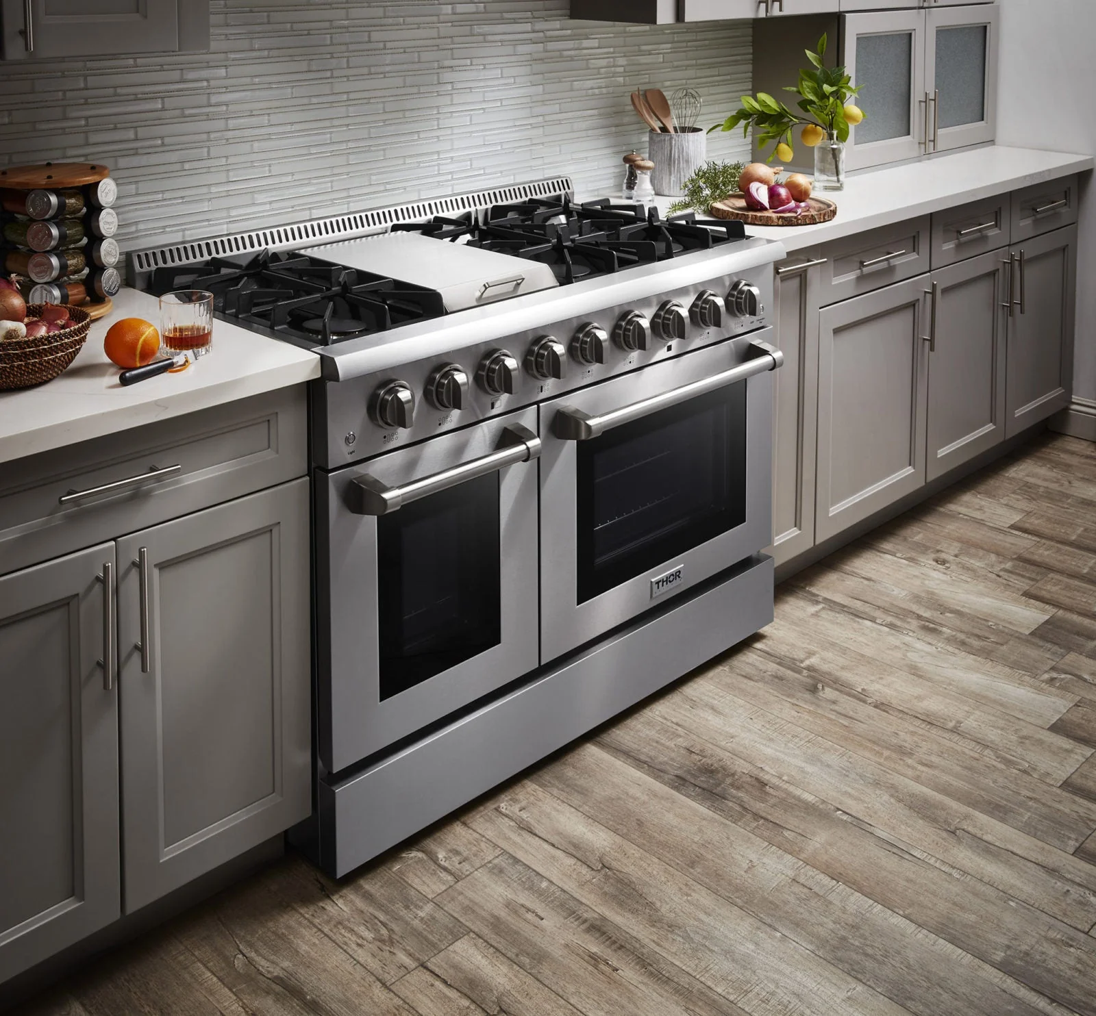 Thor Kitchen 48-Inch Propane Gas Range with 6.7 cu. ft. Double Oven in Stainless Steel (HRG4808ULP) - Image 6