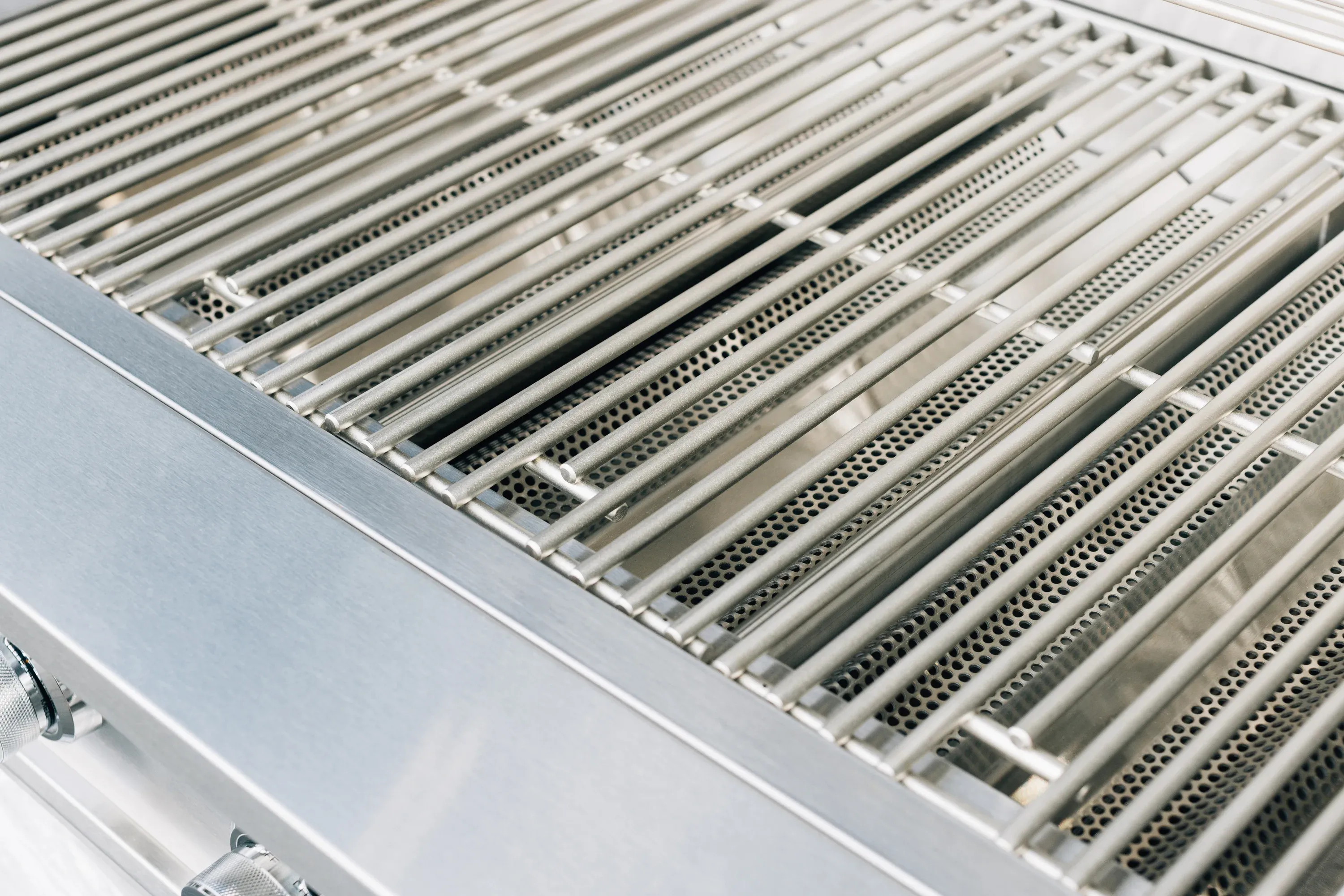 TrueFlame E Series 32" 4 Burner Gas Grill (TFE32-NG) - Image 5