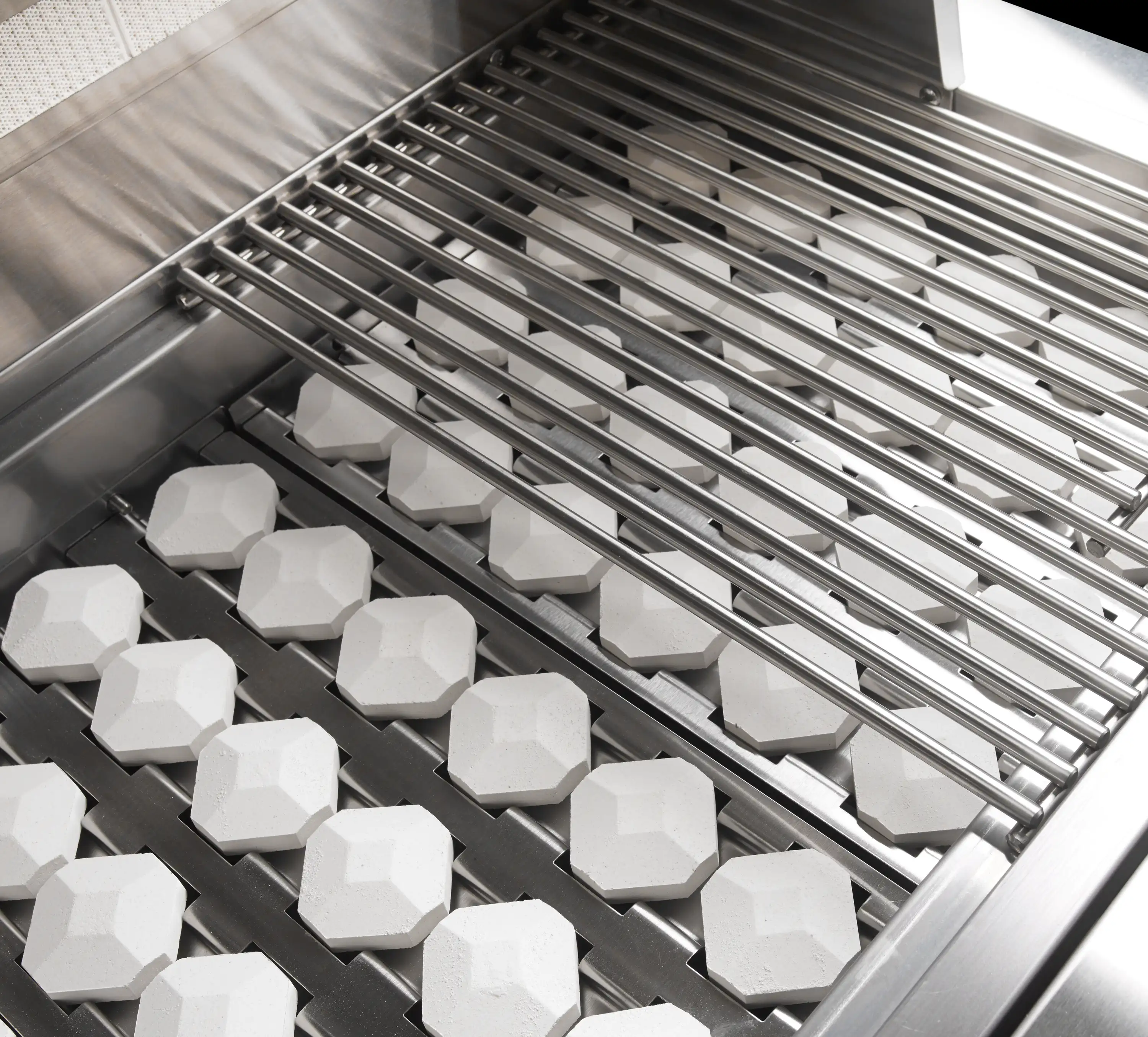 Vintage 30-Inch Built-In Natural Gas Grill in All Stainless Steel (VBQ30G-N) - Image 9