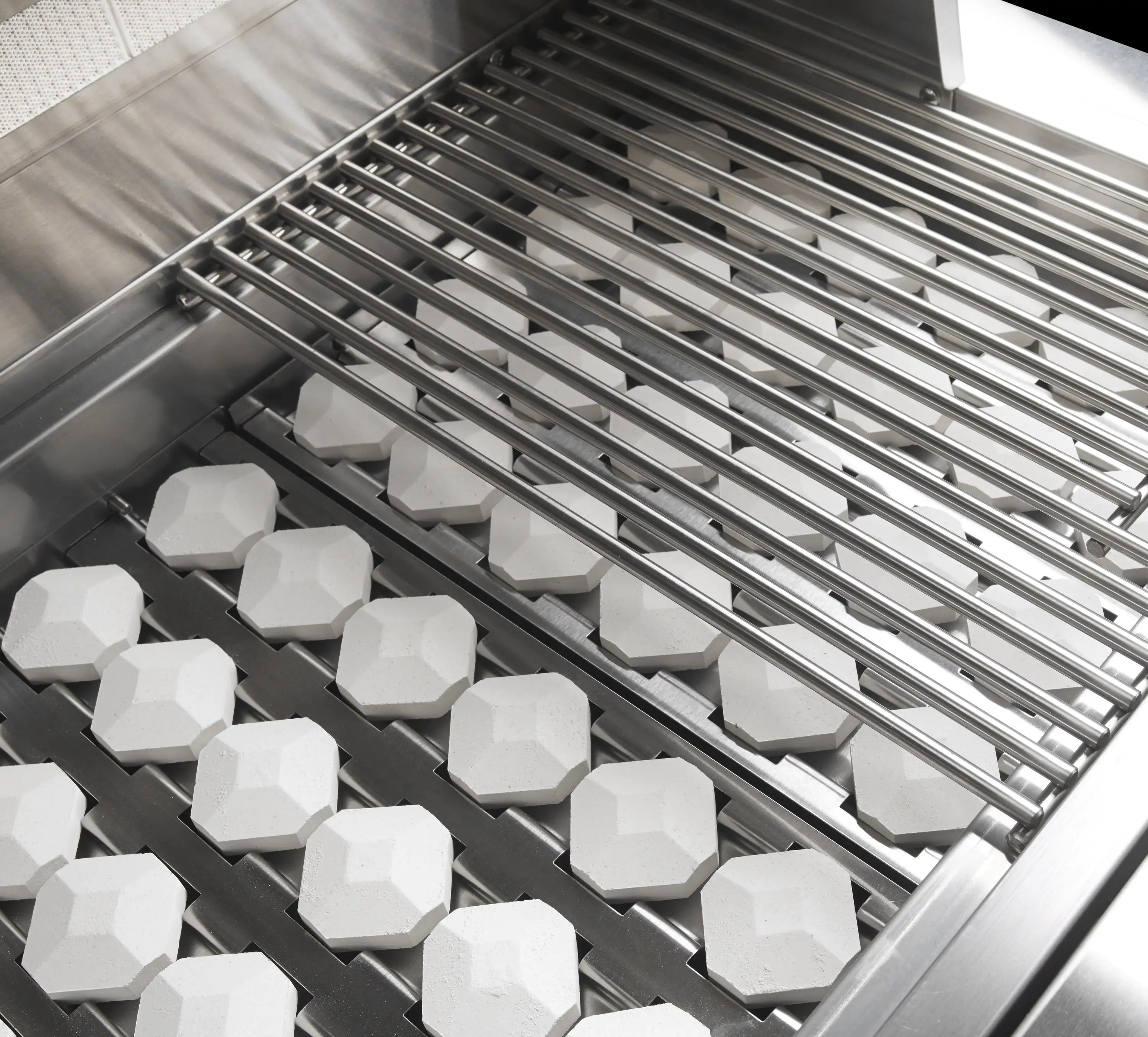 Vintage 36-Inch Built-In Natural Gas Grill in All Stainless Steel (VBQ36G-N) - Image 8
