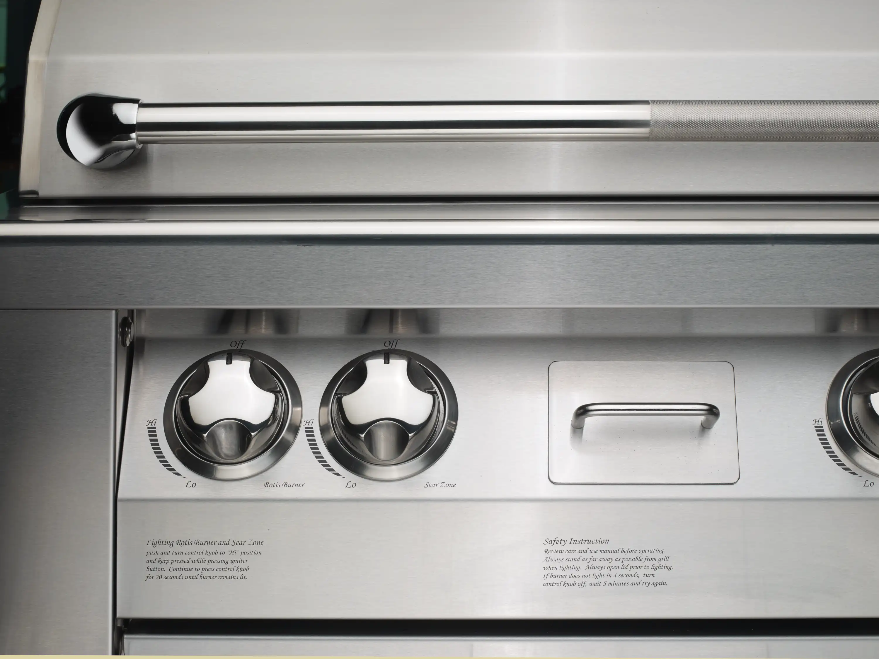 Vintage 42-Inch Built-In Liquid Propane Grill in Stainless (VBQ42G-L) - Image 4