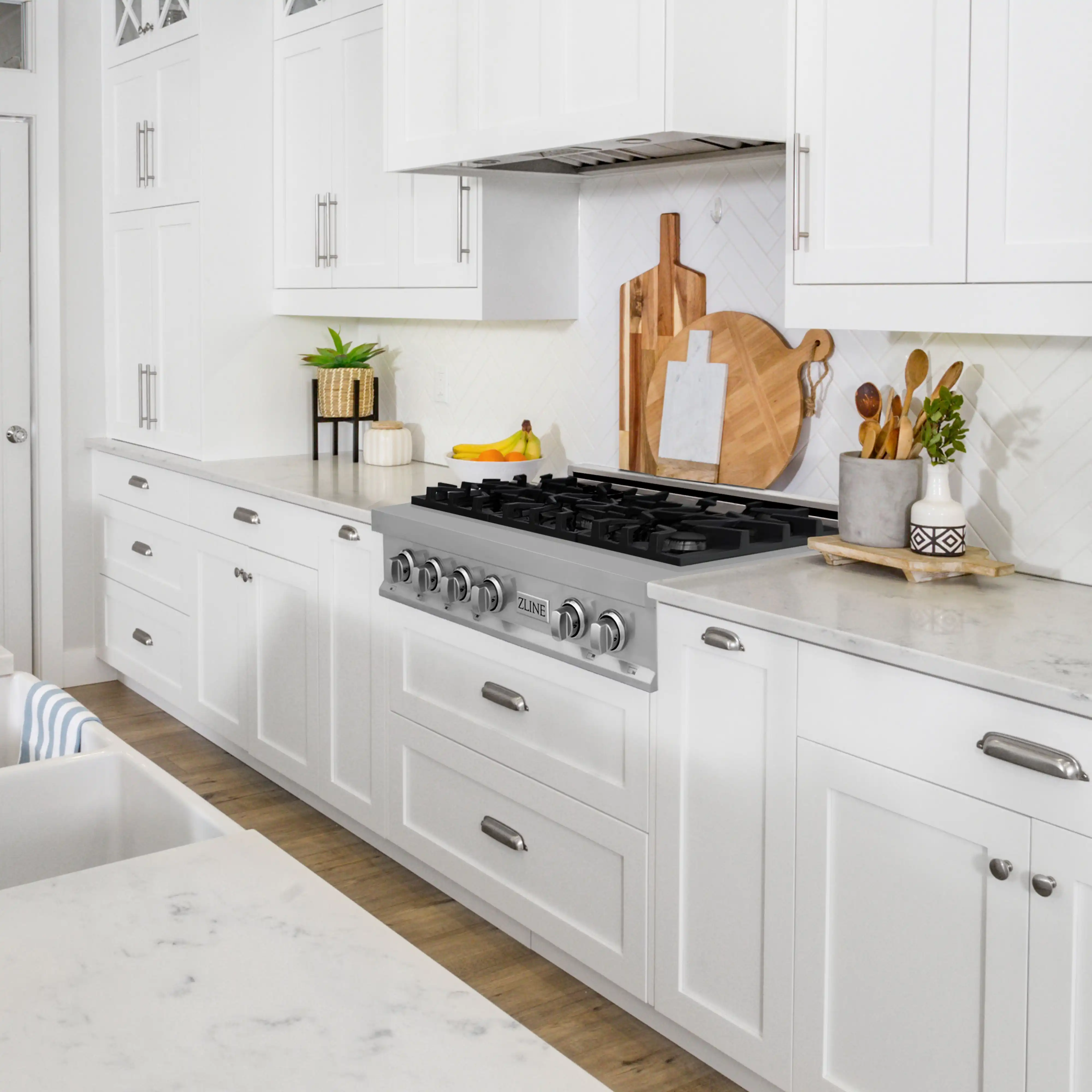 ZLINE 3-Piece Appliance Package - 36 in. Rangetop, 30 in. Wall Oven, & Premium Hood in Stainless Steel - Image 3