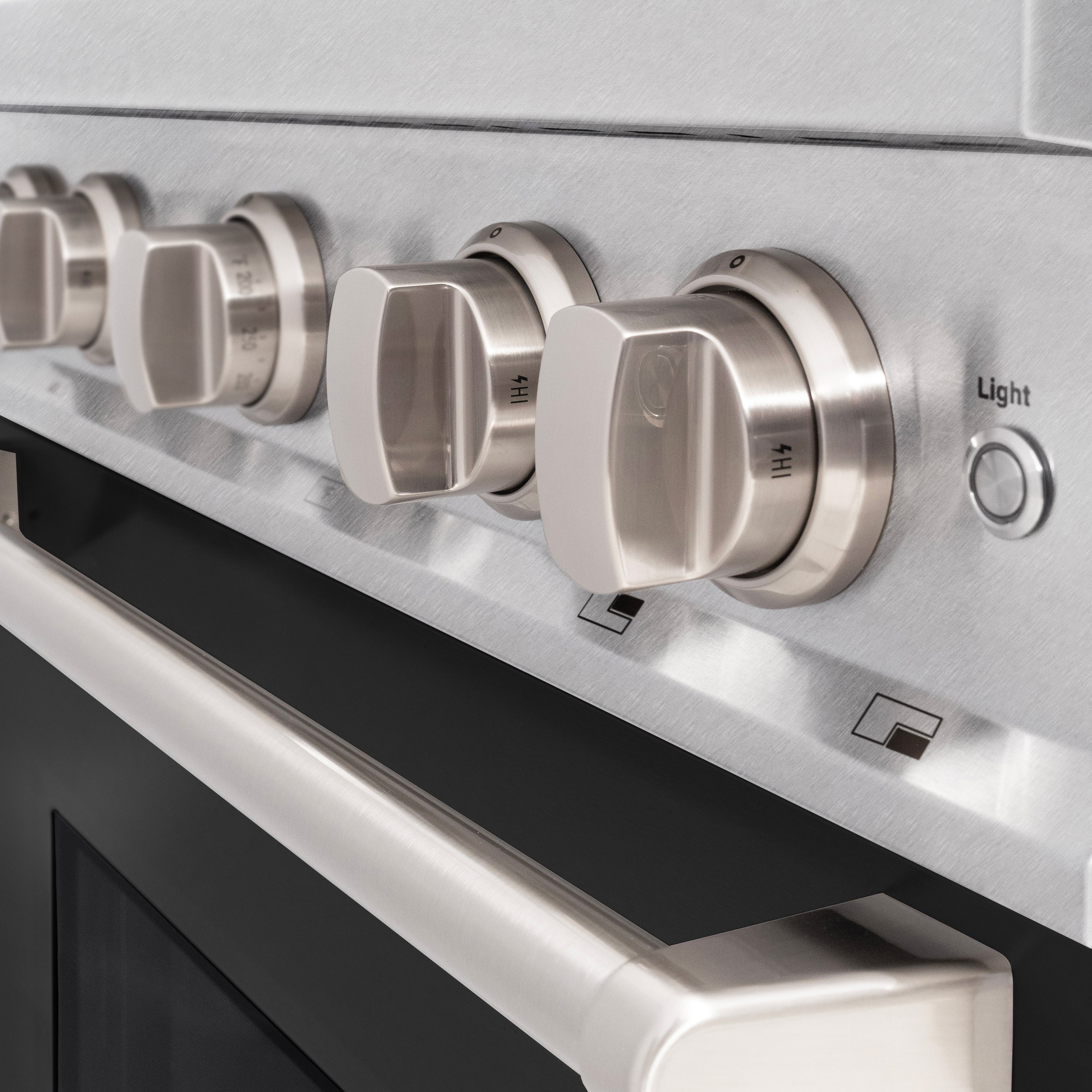 ZLINE 30-Inch Classic Series Dual Fuel Range with 4 Gas Burner Cooktop and 4.2 Cu. Ft. Electric Convection Oven in Satin Stainless Steel with Black Matte Door (CDRS-BLM-30) - Image 9