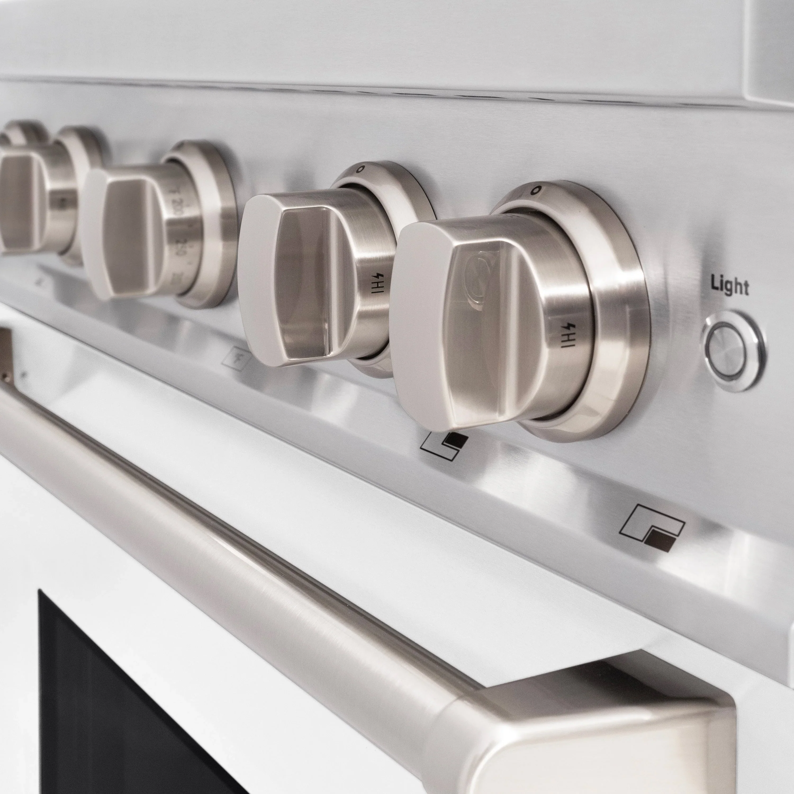ZLINE 30-Inch Classic Series Dual Fuel Range with 4 Gas Burner Cooktop and 4.2 Cu. Ft. Electric Convection Oven in Stainless Steel with White Matte Door (CDR-WM-30) - Image 7
