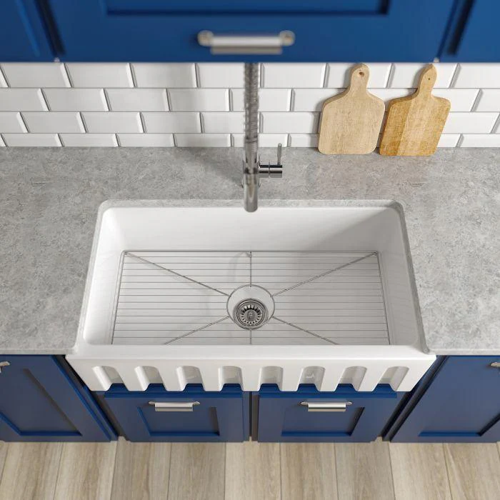 ZLINE 33-Inch Venice Farmhouse Apron Front Single Bowl Reversible Fireclay Kitchen Sink with Bottom Grid in White Gloss (FRC5131-WH-33) - Image 5