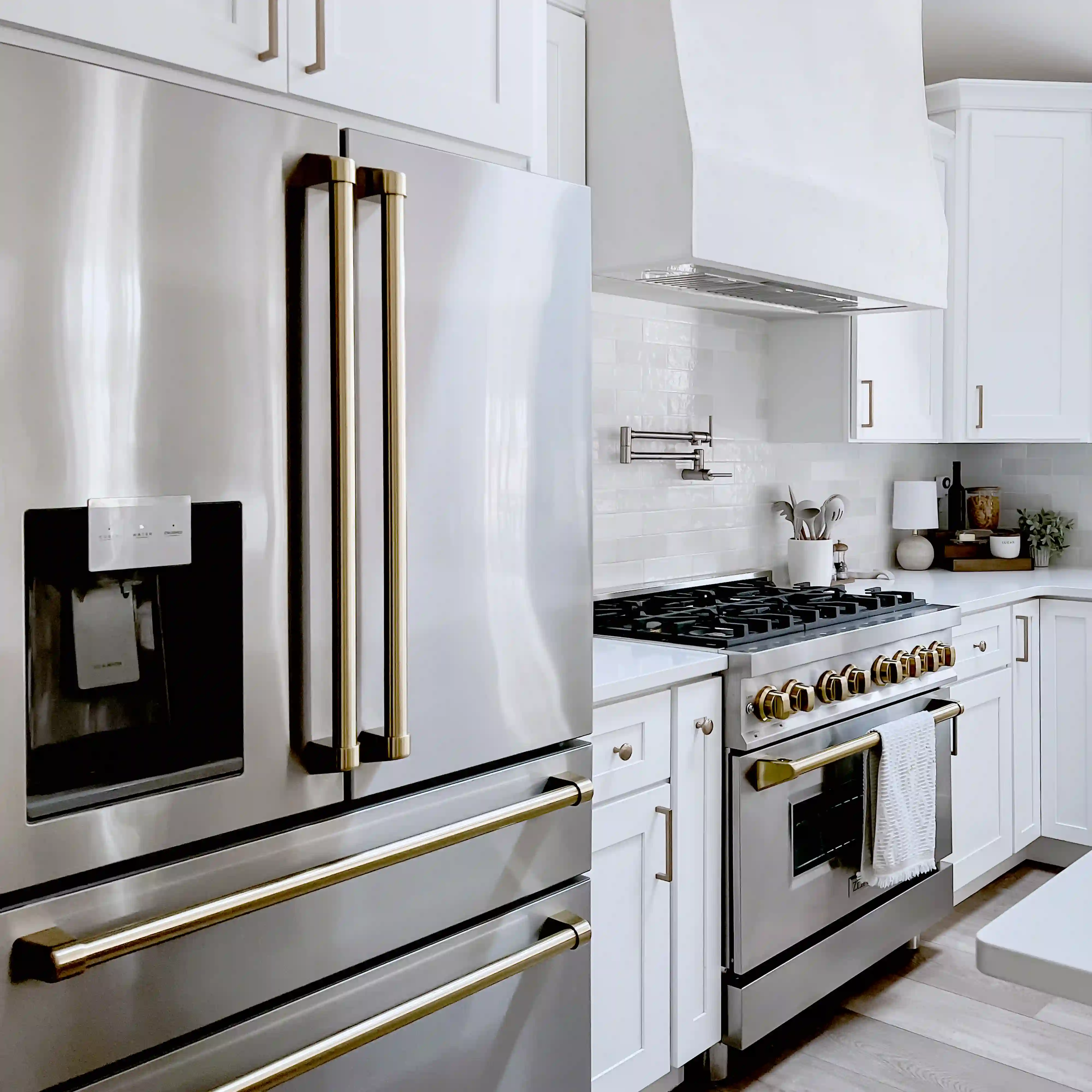 ZLINE 4-Piece Appliance Package - 30-Inch Legacy Autograph Dual Fuel Range, Wall Mount Range Hood, 36-Inch French Door Refrigerator with Water Dispenser, Dishwasher, in Stainless Steel with Champagne Bronze Accents - Image 27
