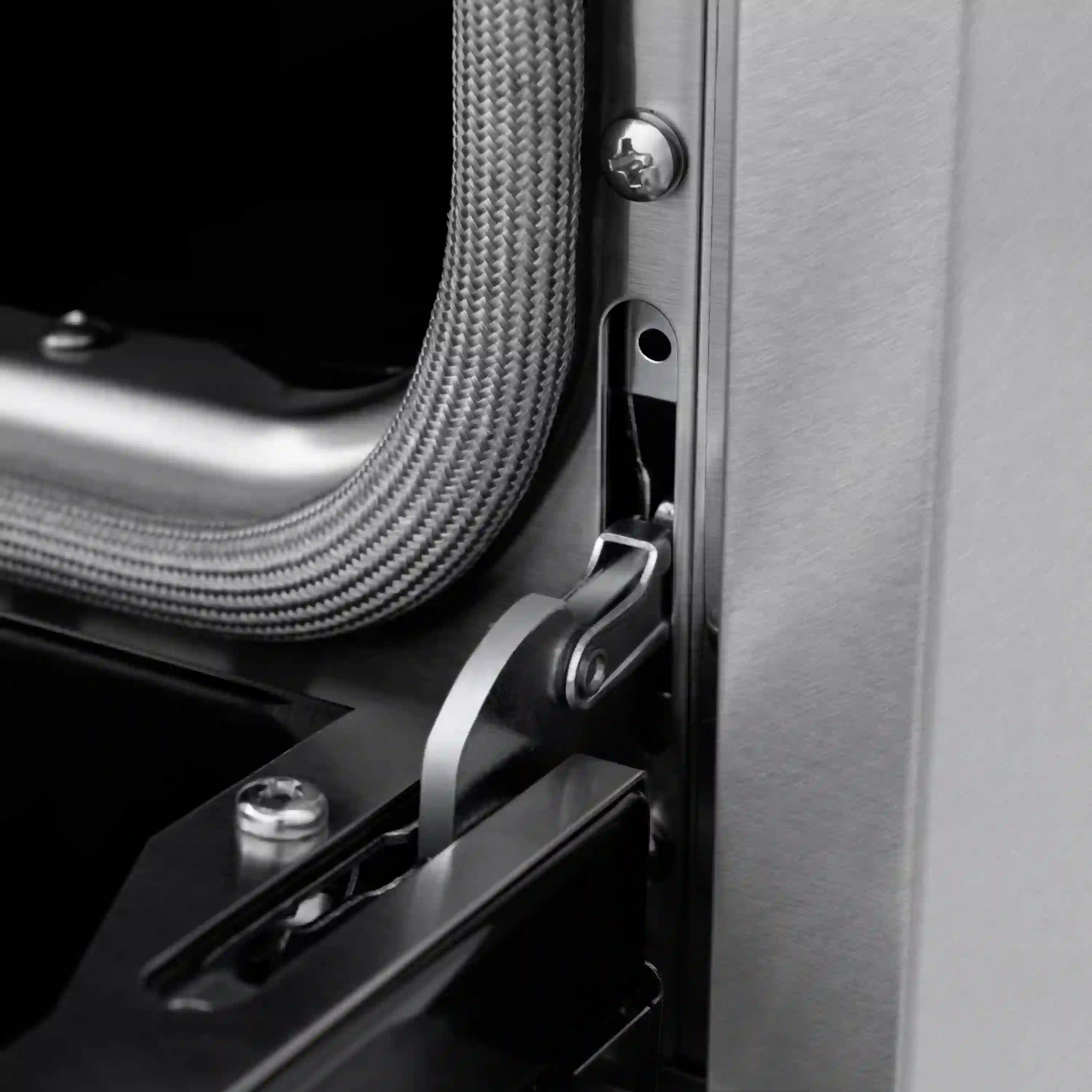ZLINE Autograph Edition 48-Inch  Classic Series Dual Fuel Range in Satin Stainless Steel with White Matte Door and Matte Black (CDRSZ-WM-48-MB) - Image 7