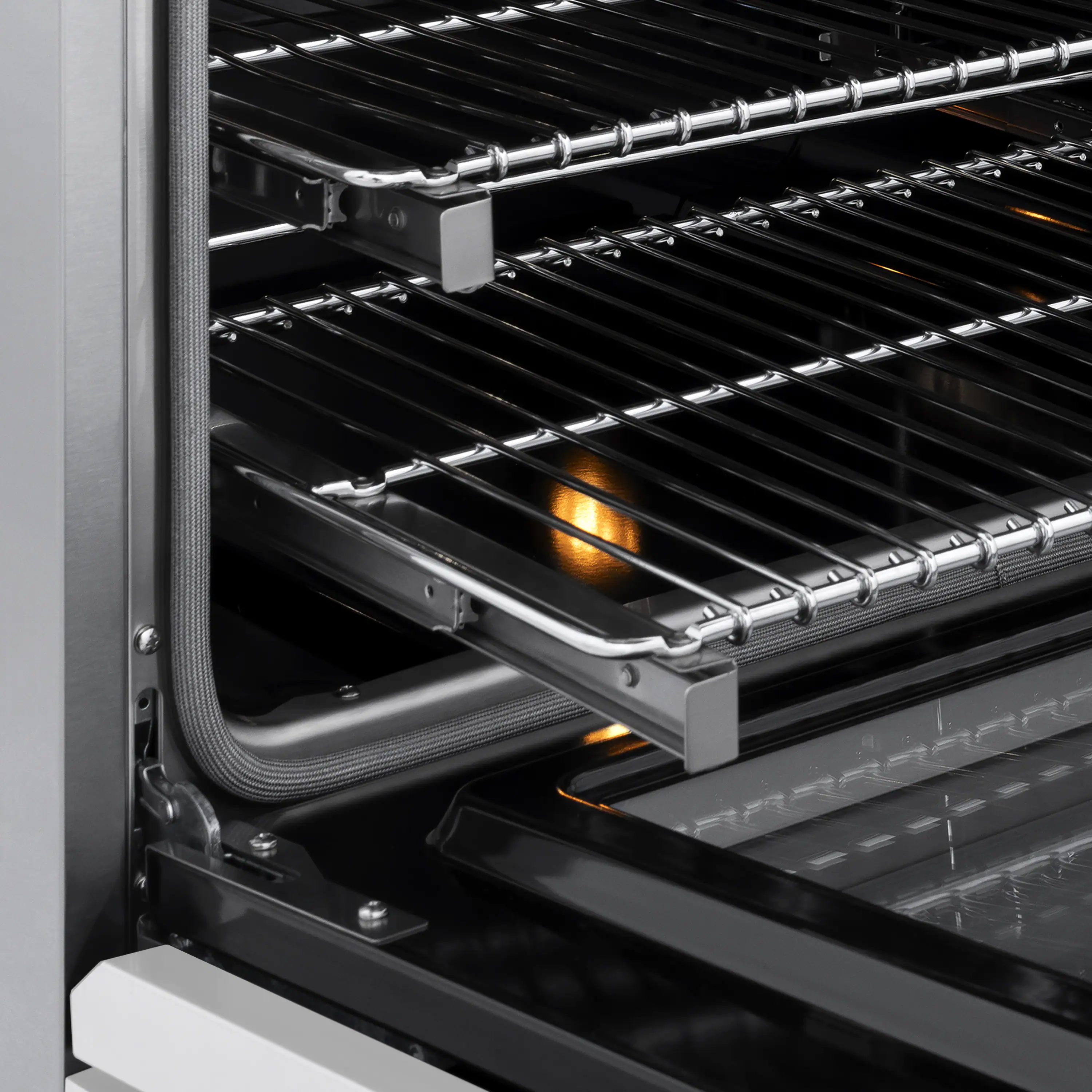 ZLINE Autograph Edition 30-Inch 4.2 Cu. Ft. Paramount Induction Range with 4 Element Cooktop and Electric Convection Oven in Stainless Steel with White Matte Door and Polished Gold Accents (SINRZ-WM-30-G) - Image 7