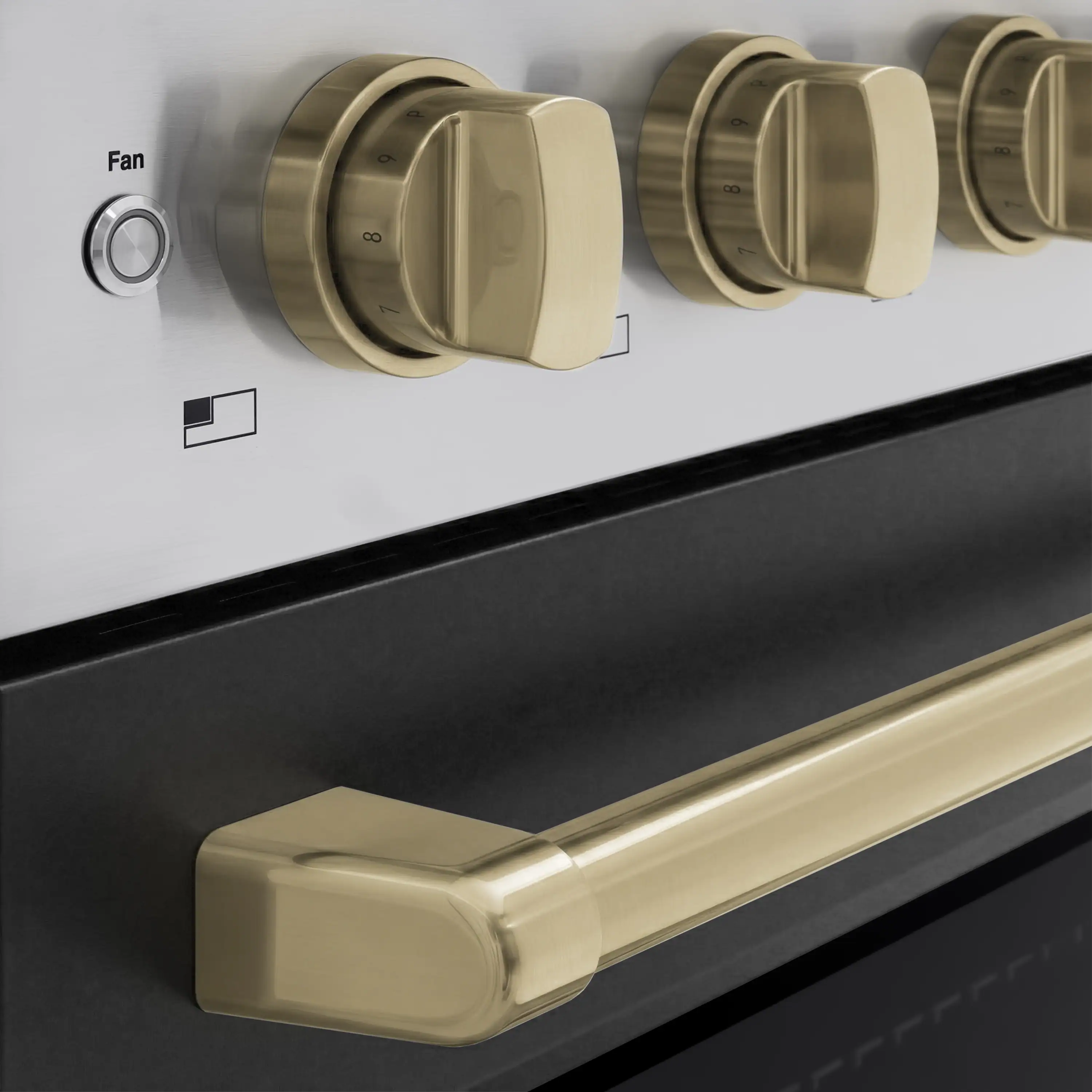 ZLINE Autograph Edition 36-Inch 5.2 cu. ft. Paramount Induction Range with 5 Element Cooktop and Electric Convection Oven in Stainless Steel with Black Matte Door and Champagne Bronze Accents (SINRZ-BLM-36-CB) - Image 4