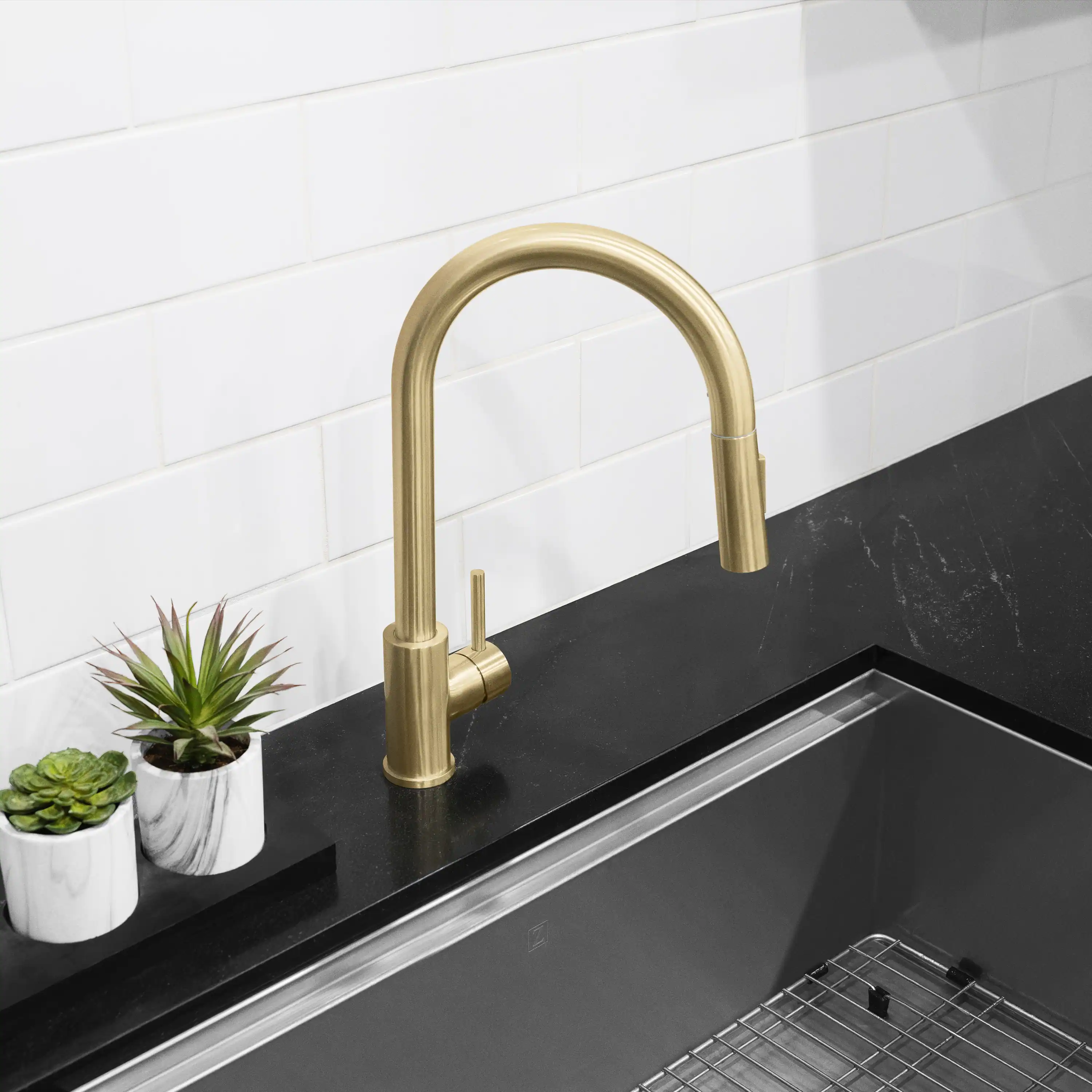 ZLINE Palisades Pull Down Single Handle Kitchen Faucet in Champagne Bronze (RBCN1-KF-CB) - Image 5