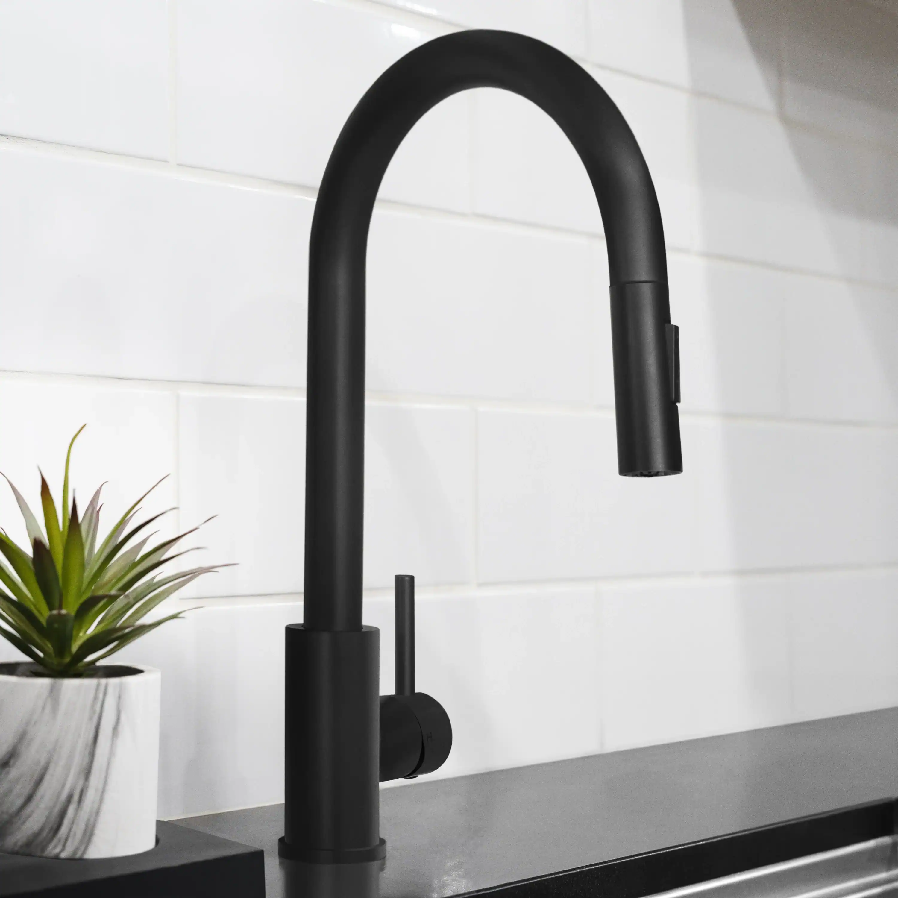 ZLINE Palisades Pull Down Single Handle Kitchen Faucet in Matte Black (RBCN1-KF-MB) - Image 5